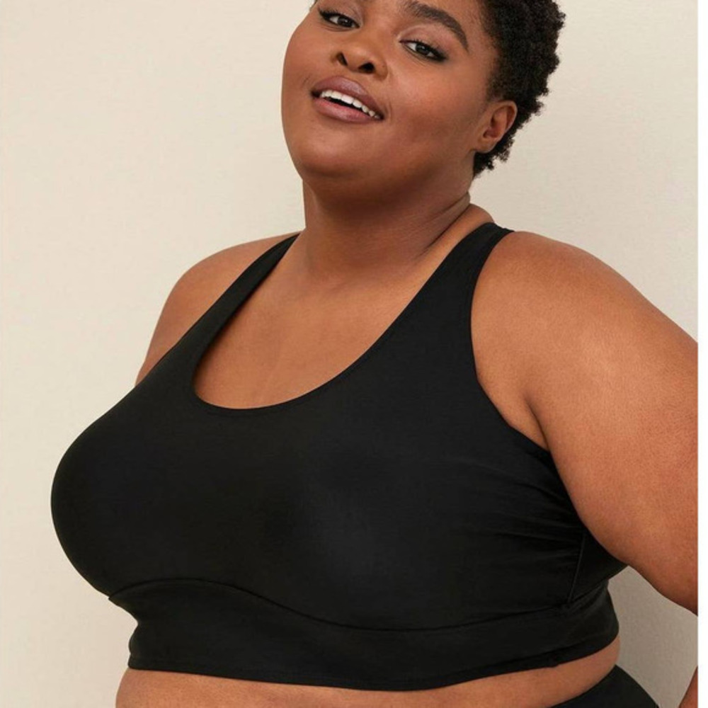 TOP ONLY Torrid 6 (6X, 30) Black Wireless‎ Adjustable Scoop Lightly Lined Bikini